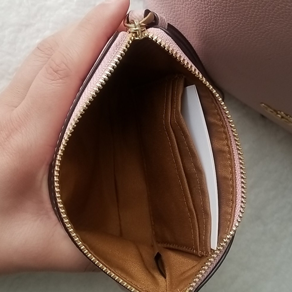 ||Coach|| Small Hobo bag w/ Corner Zip Wristlet - Picture 7 of 7